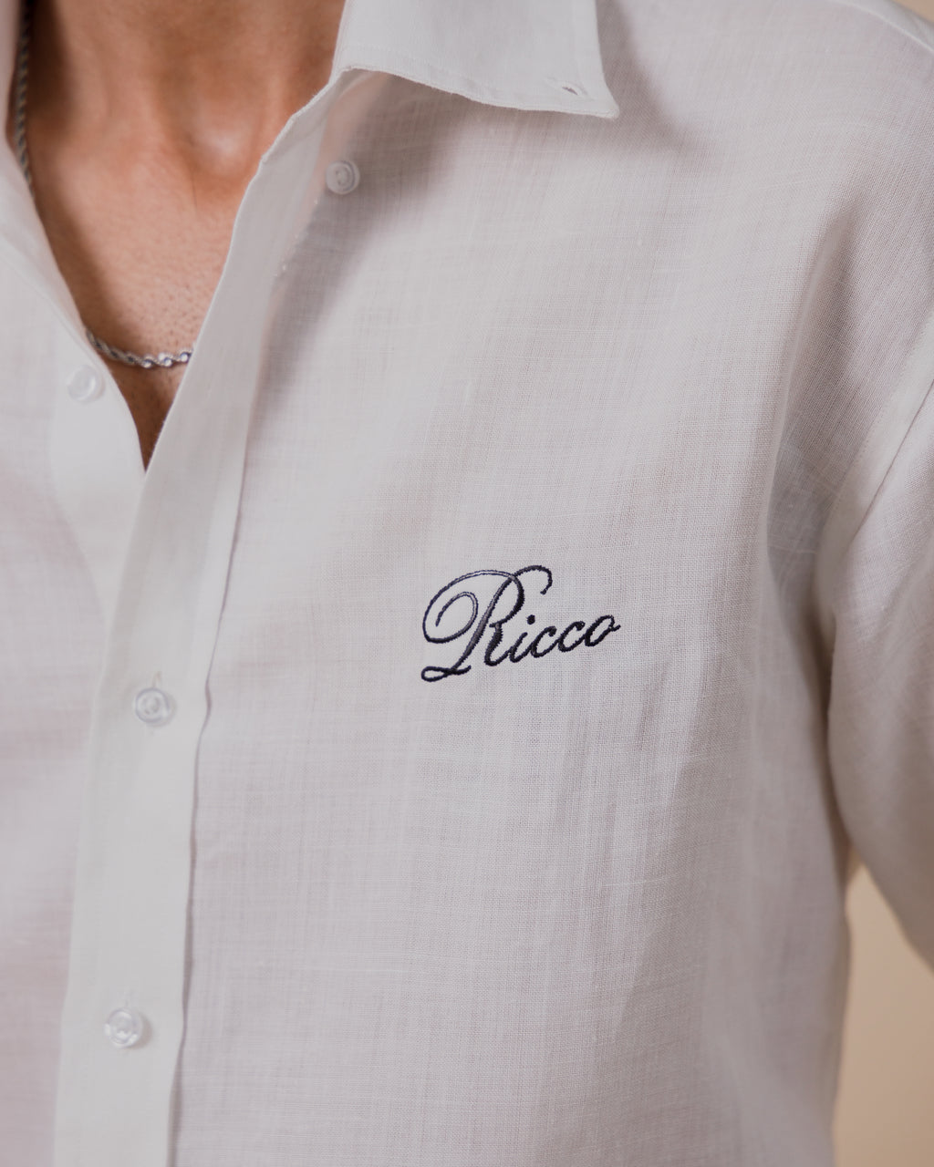 CHALK LINEN BUTTON DOWN